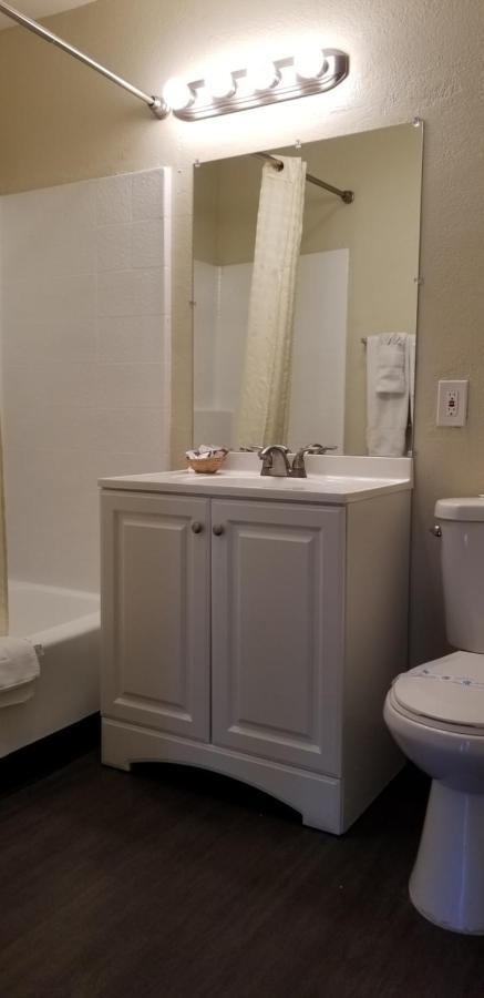 Sierra Crossing Motel Bloomington Екстериор снимка