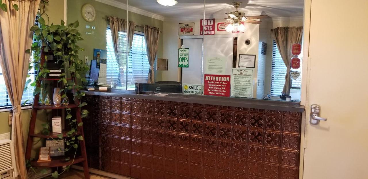 Sierra Crossing Motel Bloomington Екстериор снимка