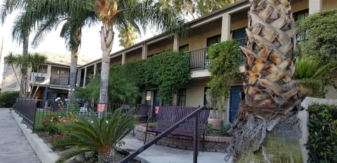 Sierra Crossing Motel Bloomington Екстериор снимка