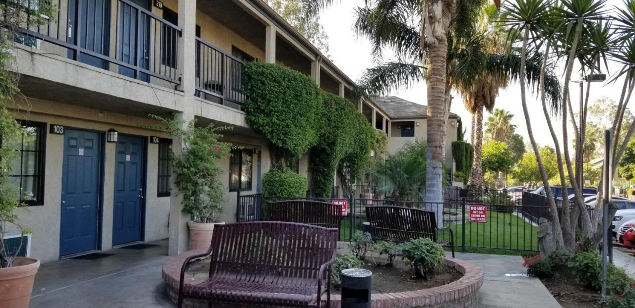 Sierra Crossing Motel Bloomington Екстериор снимка